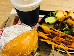 -The Habit Burger Grill 哈比特汉堡(复兴soho店)