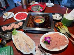 -二荆条·蜀鲜汇城市森林火锅