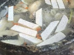 -墨脱石锅椰子鸡•香草鸭•东山羊(大东海店)