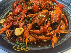 -肥肥虾庄·金牌油焖大虾(汉街SKP店)
