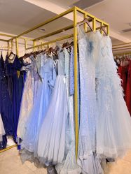 -月月婚纱礼服仓储店(王府井店)