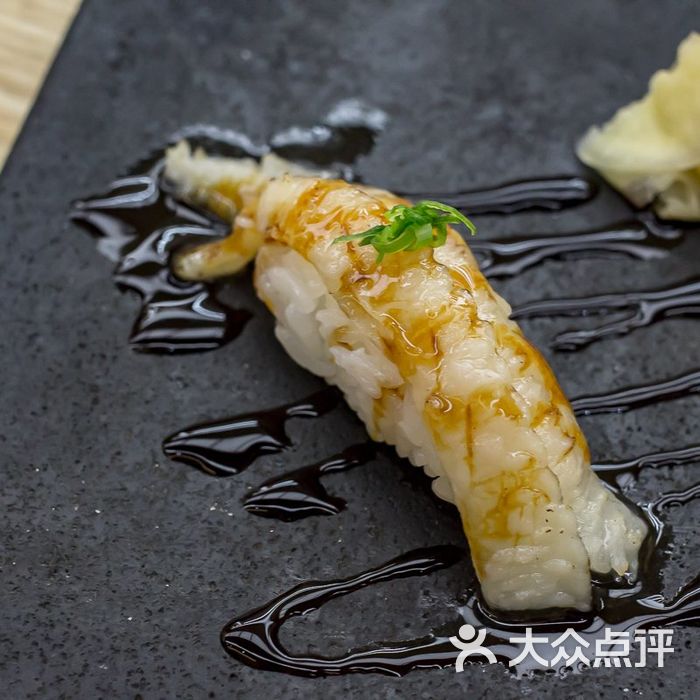 腾云志精致料理扇贝裙边手握图片-北京日本料理-大众点评网