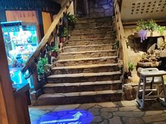 -老牌坊云南鱼豆花火锅(爱建店)