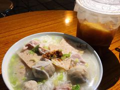 猪肉丸肉饼粿条-潮汕龙记·普宁肠粉