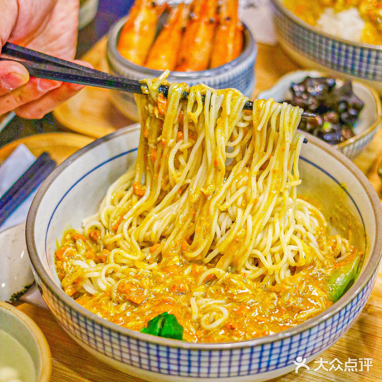 一碗来自苏州阳澄湖的蟹黄面，好吃到哭！