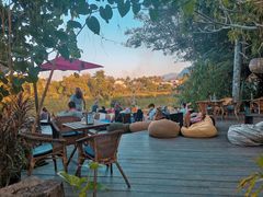 -乌托邦酒吧和餐厅