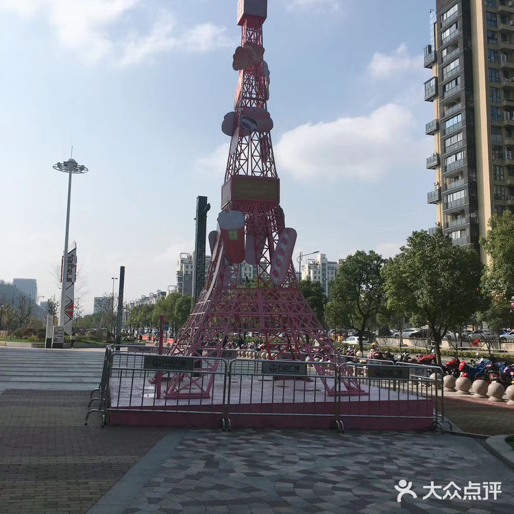 这家的肠粉真的很好吃，我基本上每周都要来吃一次