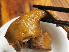秘制盐焗乳鸽-侠成水上农庄(工业大道店)