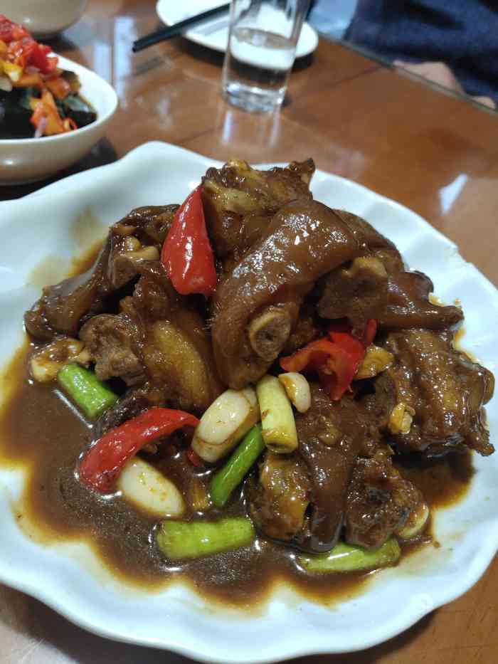 浔阳菜馆-"环境和服务都是无功无过吧,没有什么大问题.