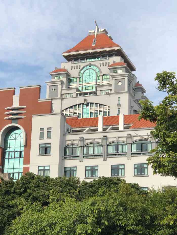 厦门大学(思明校区)-"真的挺美的,景色怡人环境优雅,里面的学子.