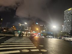 -潮一不贰·法式甜品·生日蛋糕·西式简餐(外滩店)