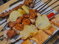 月半松板肉-月半小炉焖烤