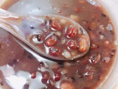 -爆炸头阿姨小四川正宗川味小吃(无任何分店)