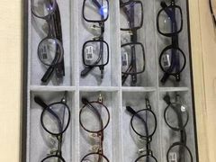 -罗伯特眼镜·蔡司官方授权(罗湖国贸店)