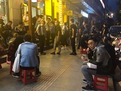 等位区-京朋串屋·烧烤(望京西路总店)