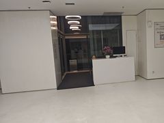 -卡罗酒店(东门晒布地铁站店)