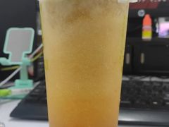 霸气小确杏-奈雪的茶(重庆万象城北区店)