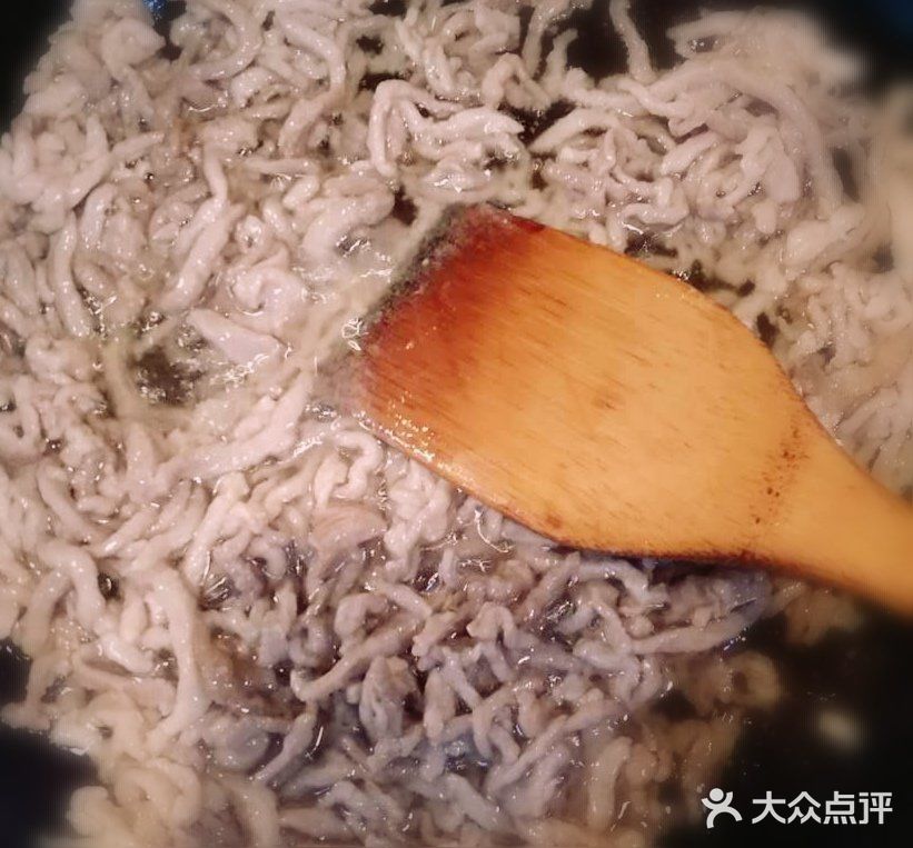 北方人最喜欢的主食！生菜肉丝面 