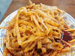 手工特制擀面皮-牡丹广场薛栓子擀面皮大王