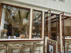 -VERIE BAKEHOUSE