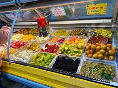 自助取餐区-老炳·七丛松甘草水果