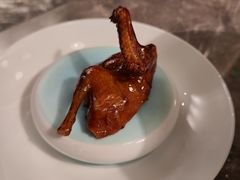 脆皮乳鸽-宫燕府·京菜·烤鸭·淮扬菜(王府中心店)