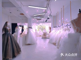 真是一个泛滥着少女心的网红婚纱馆呀