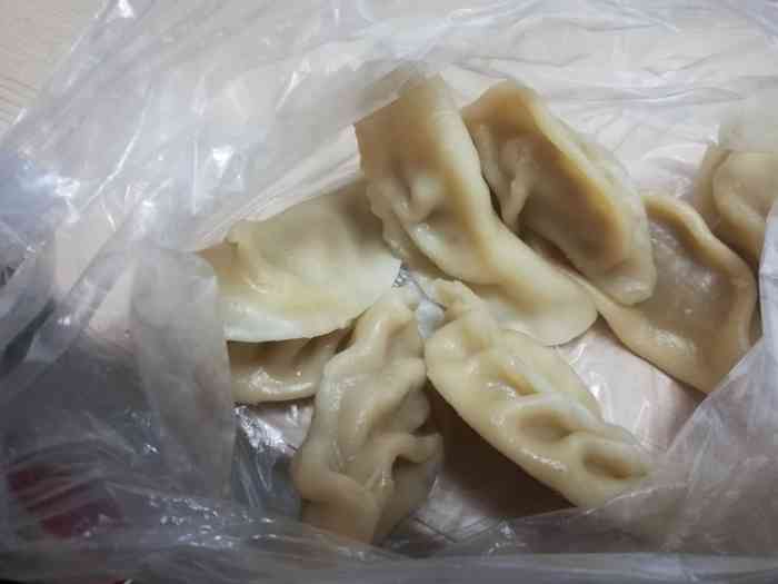 打分 打包了一份蒸饺当早饭,味道么就那样