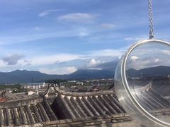 楼顶还有玻璃球，可以拍美美哒照片！-浔岚云舍mist静谧观景美宿(丽江古城店)