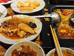 -老牌坊云南鱼豆花火锅(爱建店)