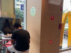 -麦当劳(中二横路店)