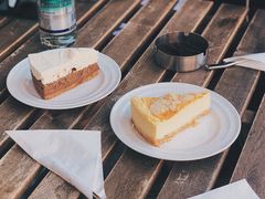 双色蛋糕-Cafe Villa