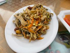 -山里人家土菜馆(茅山店)