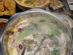 -龙巢盱眙龙虾·牛蛙·烧烤宵夜(八卦岭店)
