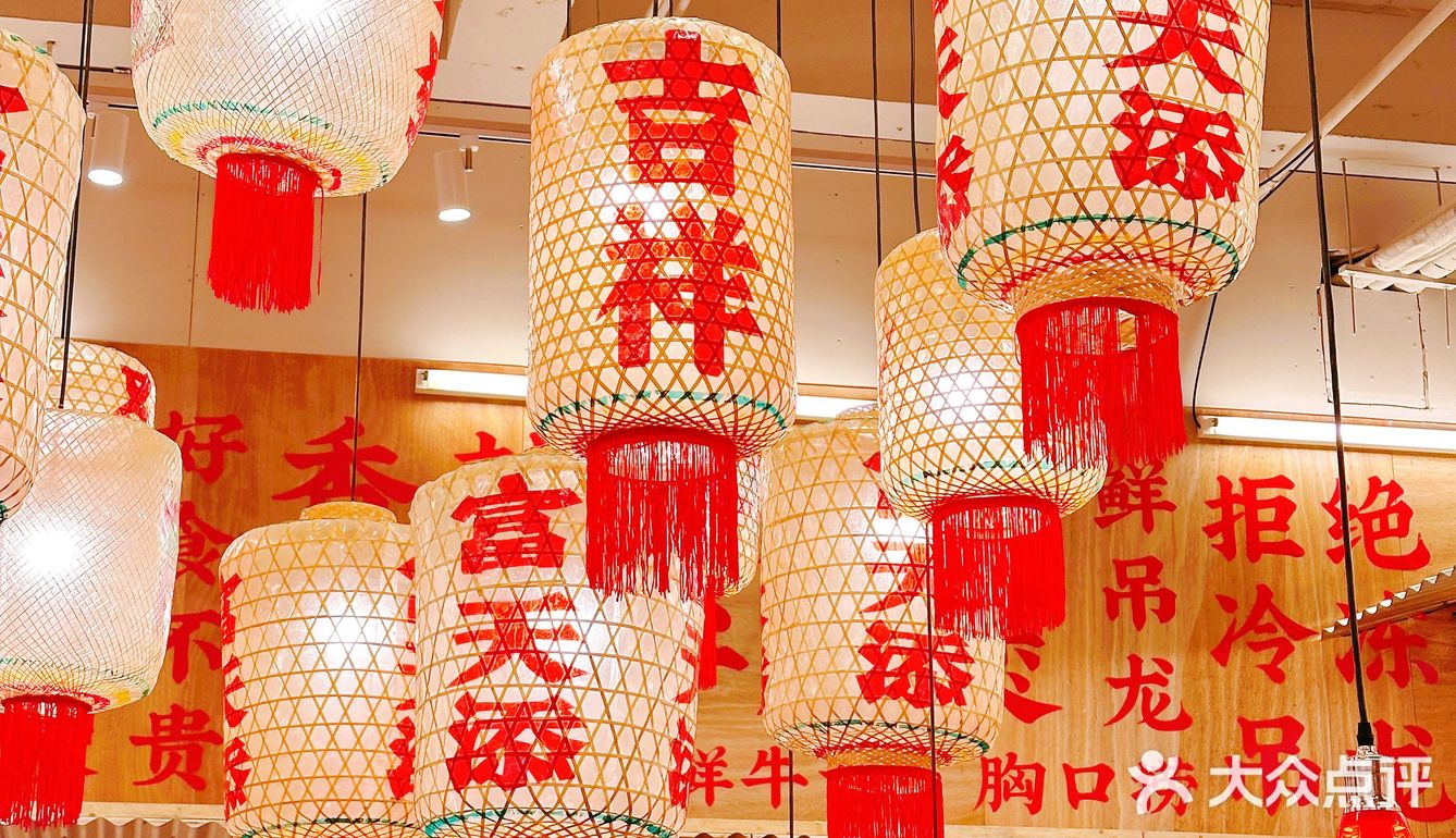 火遍魔都的牛腩煲火锅富天添开新店啦！