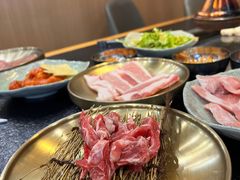 -臻牛烤肉