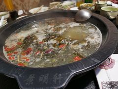 -景明轩•养生酸汤鱼火锅 云贵鲜菌 现舂野果酸汤(王寨小区店)