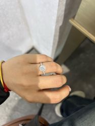-威德钻石-克拉钻大本营(南京东路店)