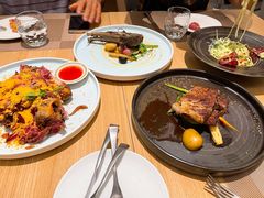 -杏荟旋转餐厅(广州爱群店)