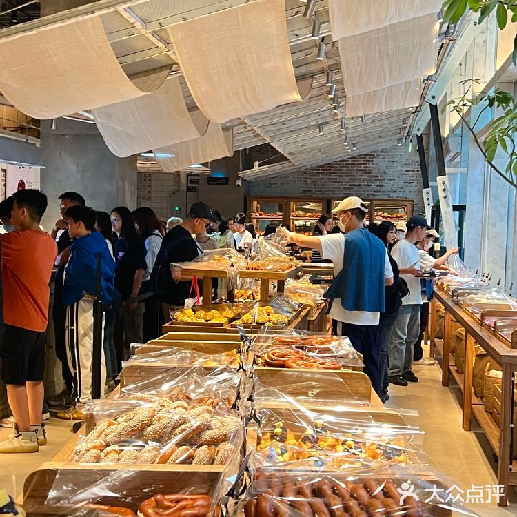 这个世界真是颠了，汉口bang卷成了这样[大哭]