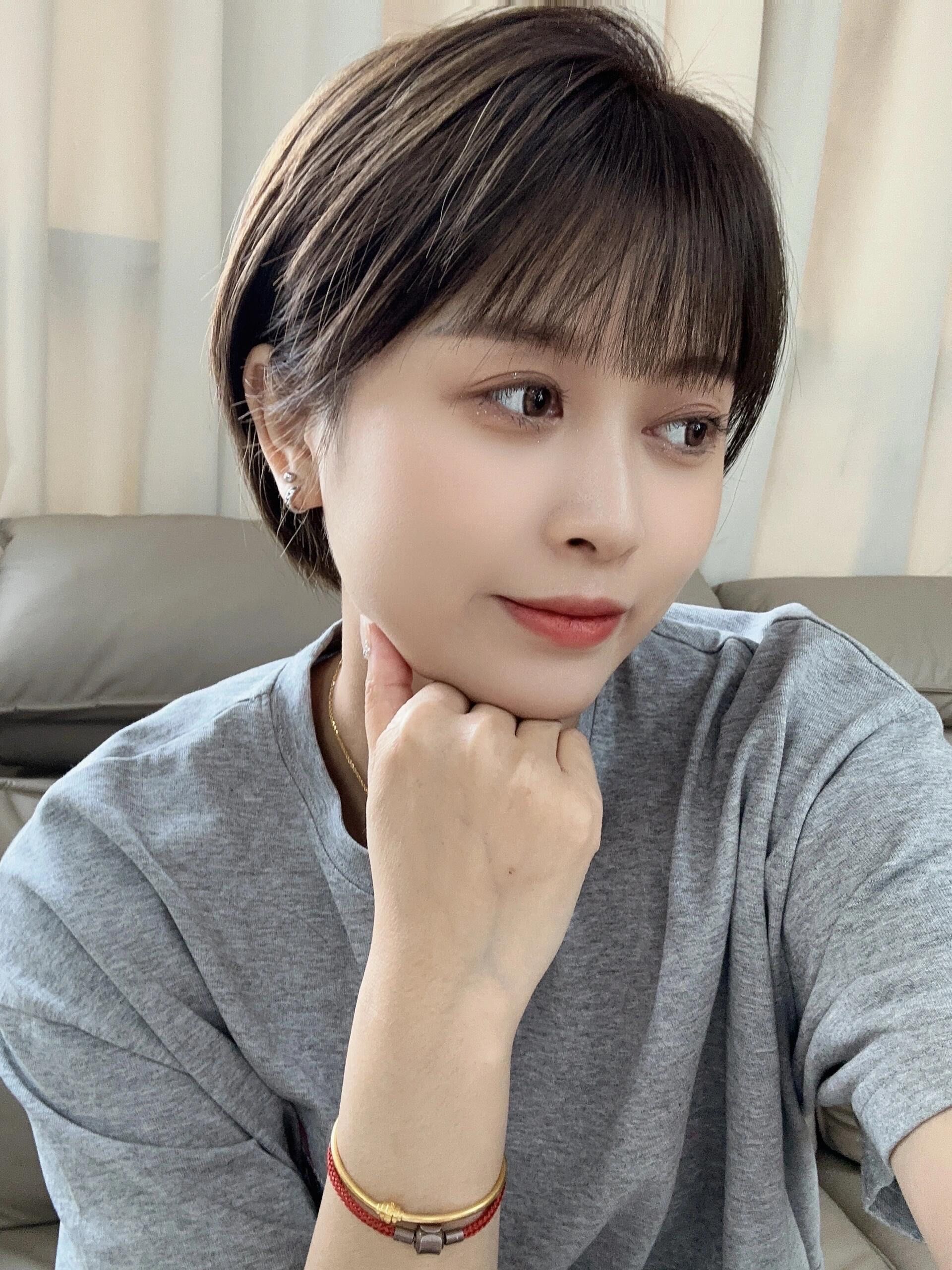 柔美挂耳短发