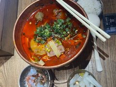 -成都你六姐·牛肉冒菜(上海环宇荟店)