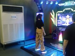 -极限PLAY运动娱乐新世界·团建派对潮玩休闲馆·室内蹦极高空游乐园