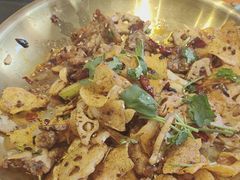 -川流不息·地道川菜·小龙虾(松东路店)