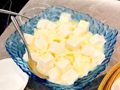 玉脂冰清上面的杏仁豆腐-鼎泰丰(国贸商城店)