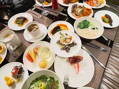 -大中华希尔顿酒店-念自助餐·嗨啤·小龙虾