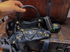 -小飞侠奢侈品回收 寄卖 养护(宝山宝龙广场店)