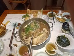-乡土黄·鲜牛肉火锅·小龙虾(兴业街店)