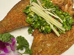 -香巴拉云南餐厅(华莱坞店)