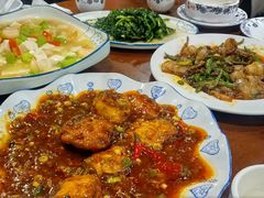 炒茼蒿-天回镇何氏豆腐(总店)